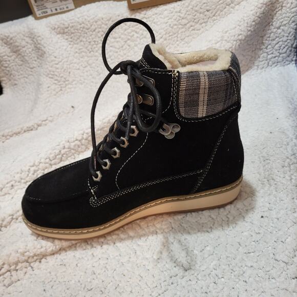 NEW WHITE MOUNTAIN Shoes Women's Thyme Moc-toe Boot Black Suede size 7.5 Wide - Picture 7 of 8